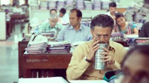 Lunchbox (2013). Ketika Bekal Makan Siang Jadi Picisan